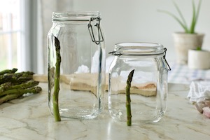 Sizing asparagus length against the height of a jar